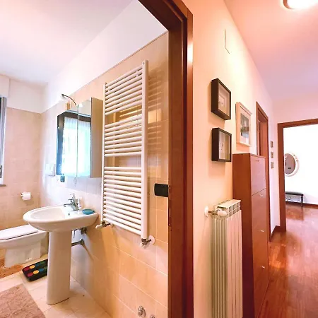 La Casa Di Marcella Apartment Pescara Exterior photo